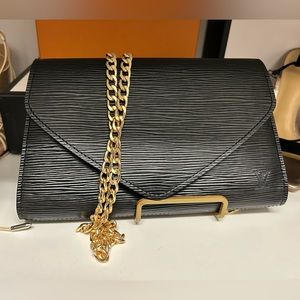 LOUIS VUITTON EPI LEATHER ARTS DECO CLUTCH CROSSBODY BLACK